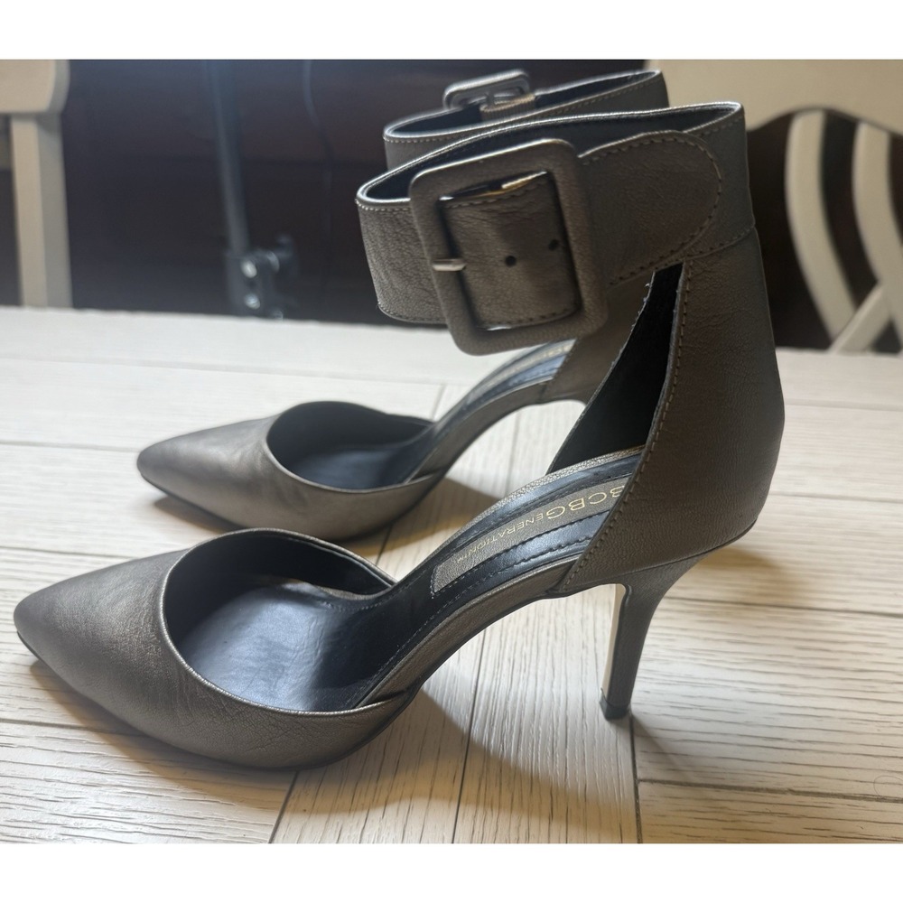 BCBGeneration Muted Pewter Tumbled Leather Buckle Platform Shoes Pumps 7.5 M